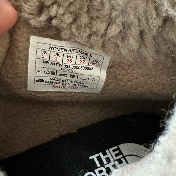 The North Face Boots
- Size 5 US - Picture 4 of 7
